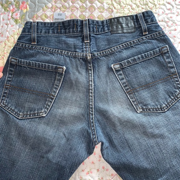 Levi's High Rise Bootcut Jeans - Picture 9 of 10